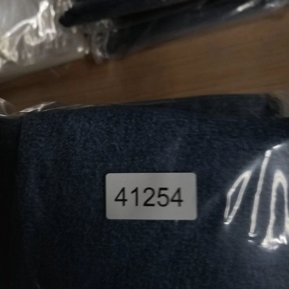 Levis before purchasing